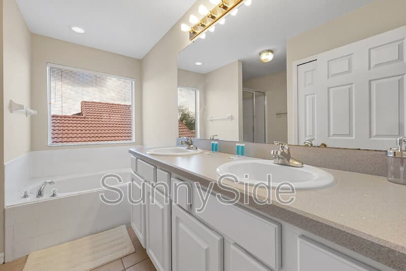 Davenport House: 441 Robin Rd