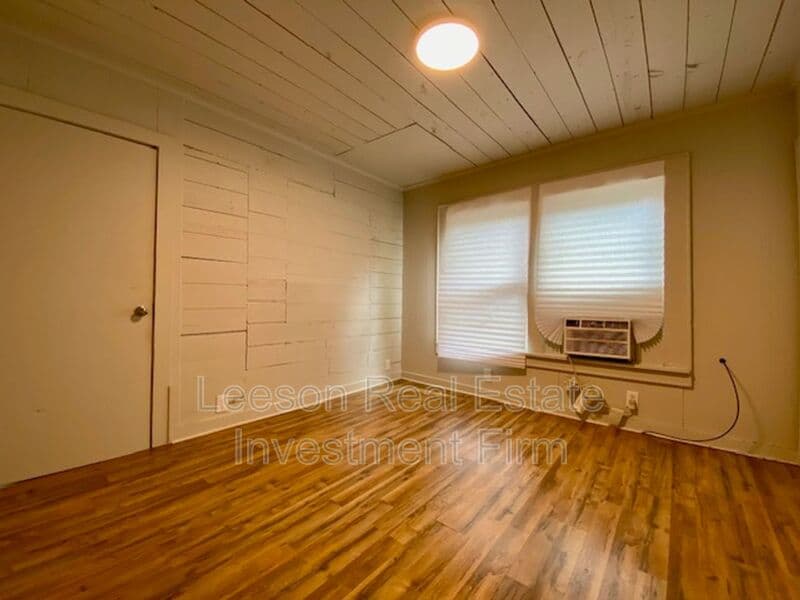 Shreveport House: 1416 Natalie Street