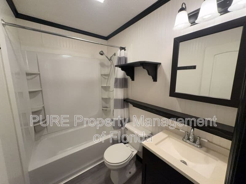 Ocklawaha House: 12300 SE 128th CT