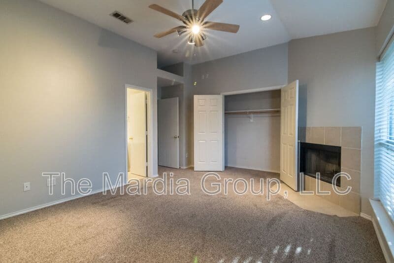 Garland House: 3904 Brandon Park Dr