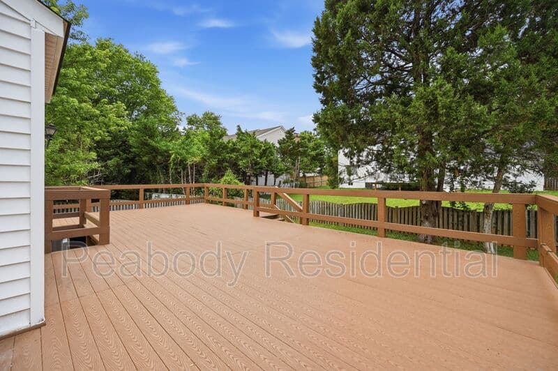 Great Falls House: 10609 Oxford Ct