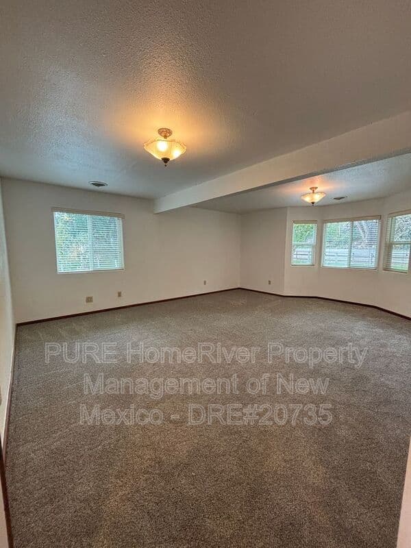 Flora Vista House: 7501 Old Aztec Hwy