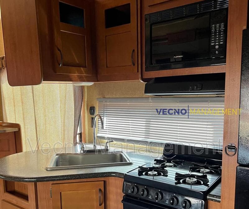Pearsall House: 1819 County Road 1001 - 17
