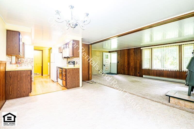 Corunna House: 1561 County Road 00 W