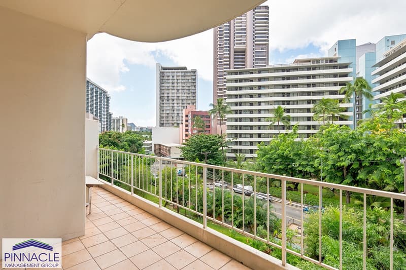 Honolulu Condo: 469 Ena Rd. #601