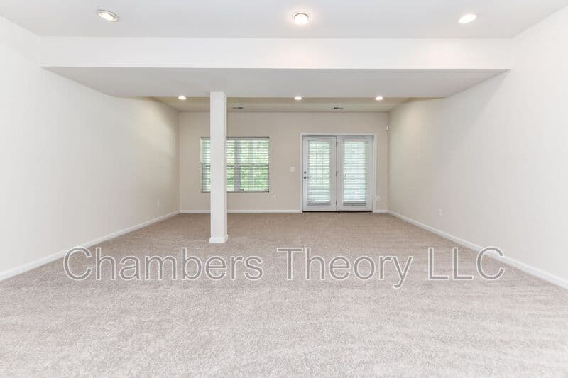 Ashburn House: 21026 Potomac Trail Cir