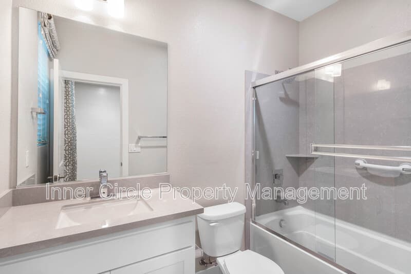 Brentwood House: 376 Bougainvilla Drive