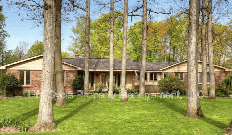 Hudsonville Condo: 4395 Shady Oak Court - 1