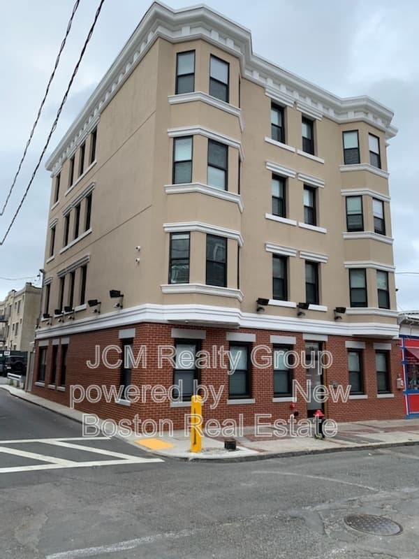 Chelsea Condo: 16 Fifth Street