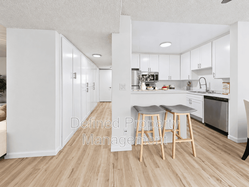 SHERMAN OAKS Condo: 14955 DICKENS ST