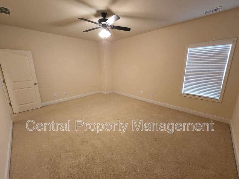Simpsonville House: 265 Meadow Blossom Way