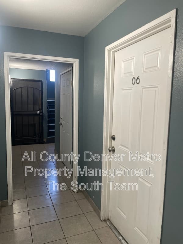 Aurora Condo: 1590 Clinton St