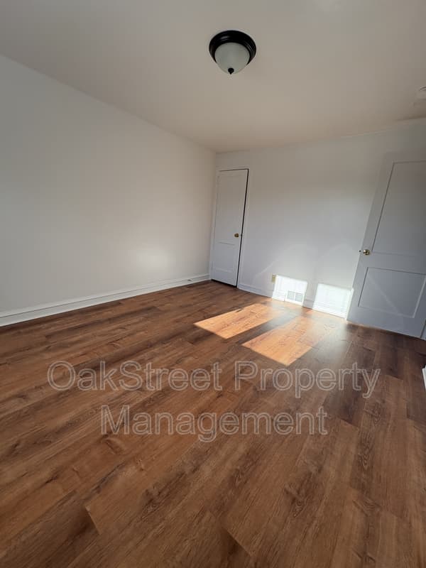 Woodbury Condo: 71 S. Evergreen Avenue - B