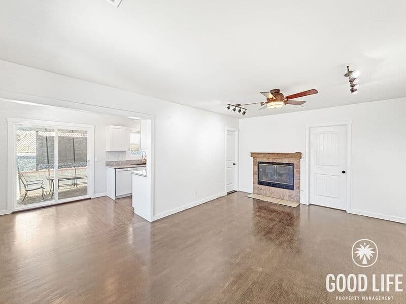 San Diego House: 2235 Midvale Dr
