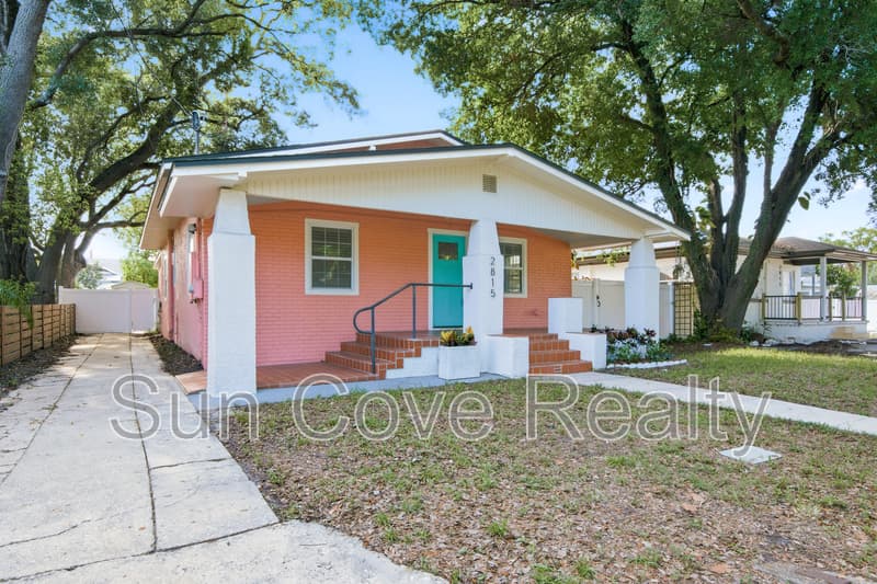 Tampa House: 2815 N Taliaferro Ave