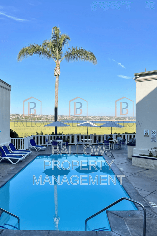 San Diego House: 3991 Crown Point Dr