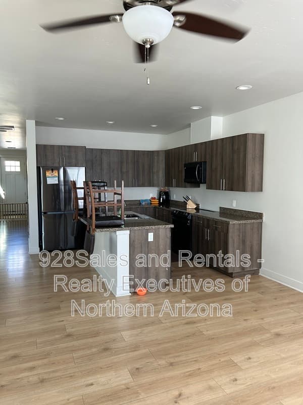 Flagstaff Townhome: 2107 N West St