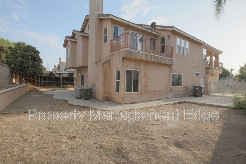 Murrieta House: 37783 Sweet Magnolia Way