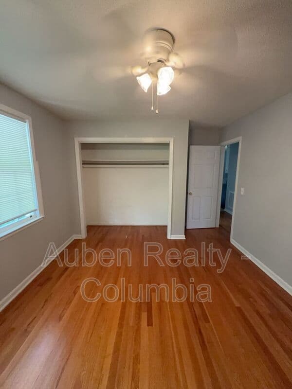 Columbia House: 1032 Lancaster St