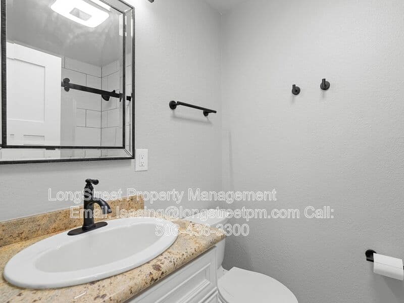 Portland House: 2812 NE Bryant St
