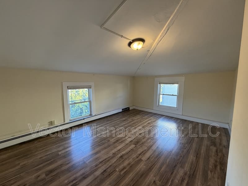 Bridgeport Condo: 543 Arctic Street - 2 right
