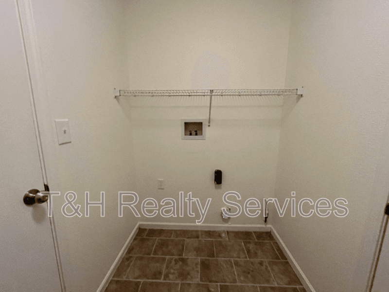 Indianapolis House: 4210 Village Trace Boulevard