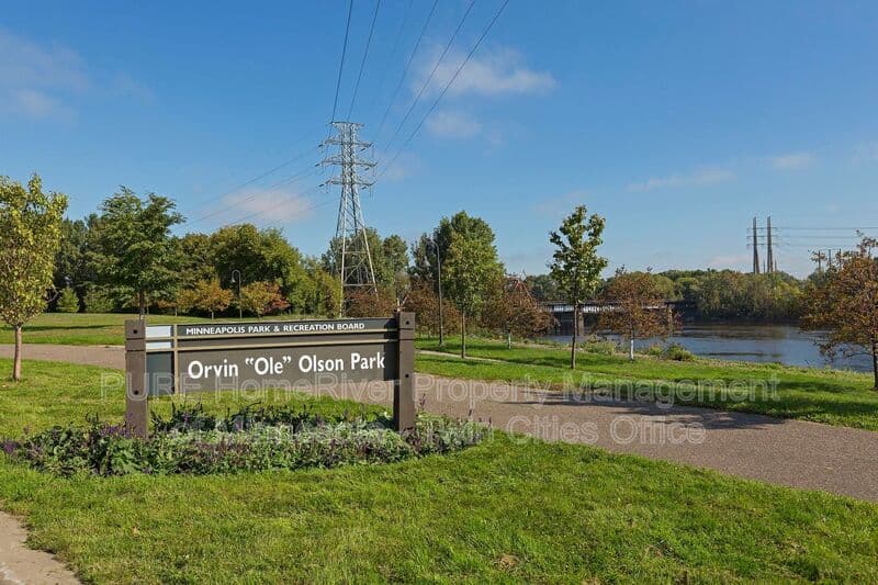 Minneapolis Condo: 807 31st Ave N Lower