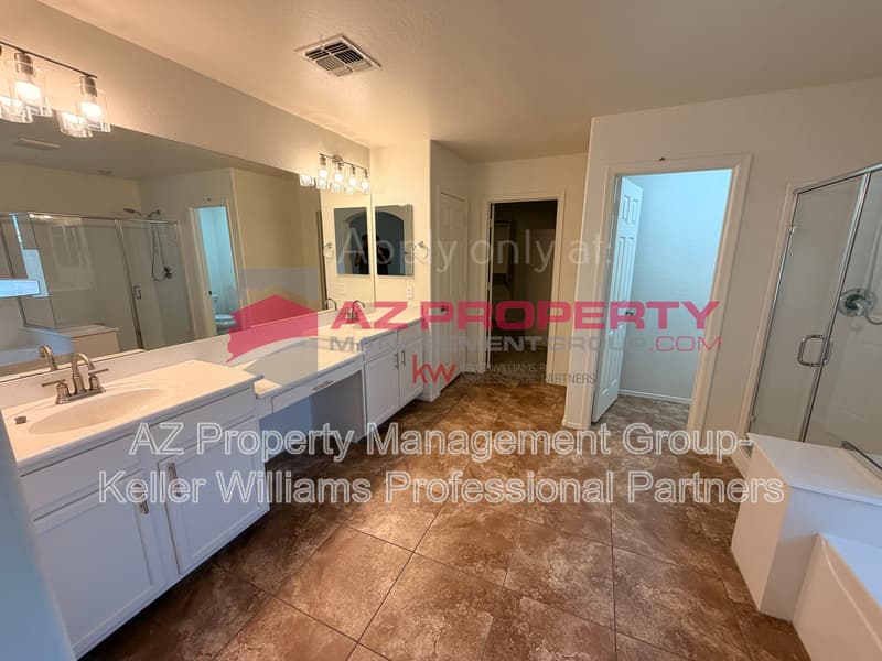 Buckeye House: 24733 W Vista Norte St