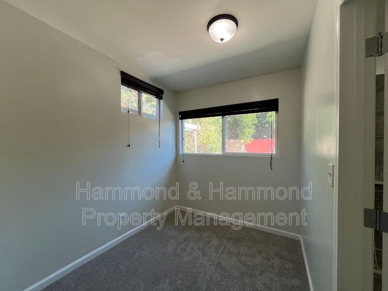 Granada Hills House: 16751 San Fernando Mission Blvd.