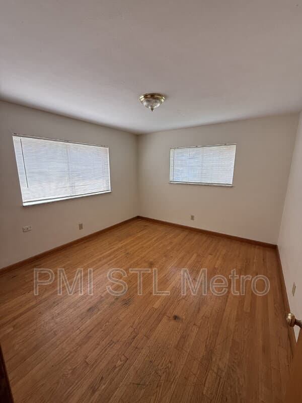 St. Louis Apartment: 4838 South Broadway Street Unit B