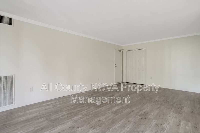 Alexandria Condo: 4 S Van Dorn St