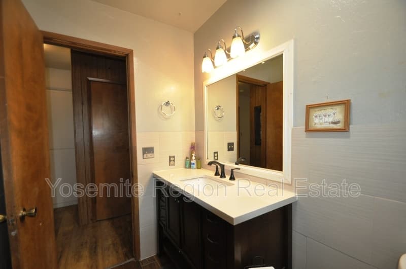 Groveland House: 20415 Pine Mountain Drive