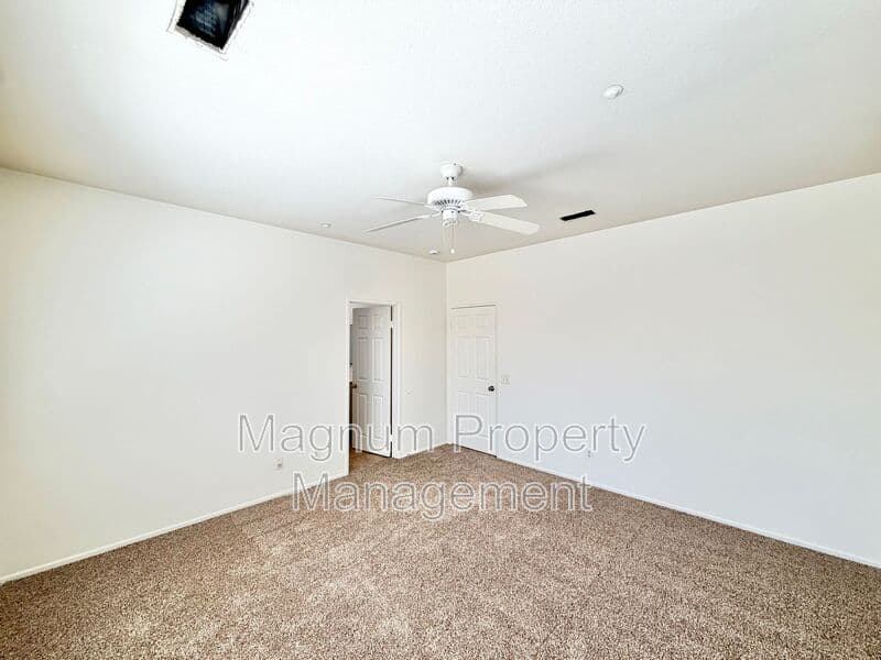 Riverside House: 11324 Riverleaf Dr