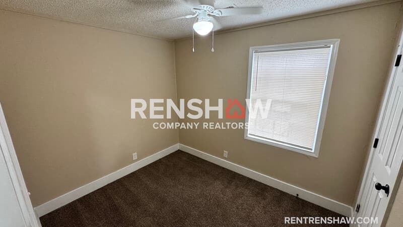Memphis House: 822 Eyers Rd