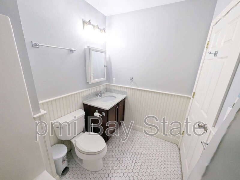 Norwood Condo: 27 Saint James Avenue