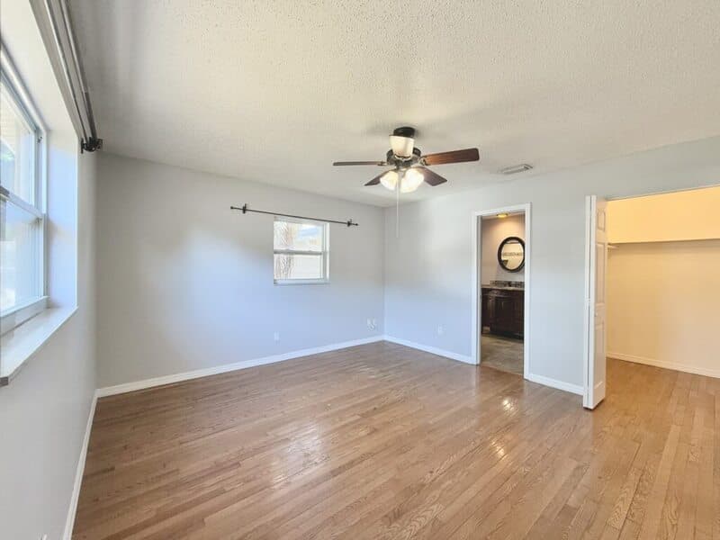 St. Petersburg House: 6943 Buhrley Terrace North