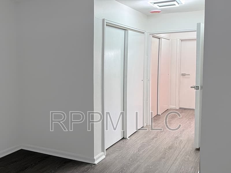 Belleville Condo: 19 Van Rensselear St #4