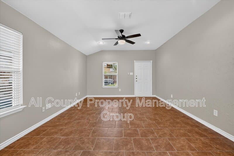 Fort Worth House: 756 River Garden Drive