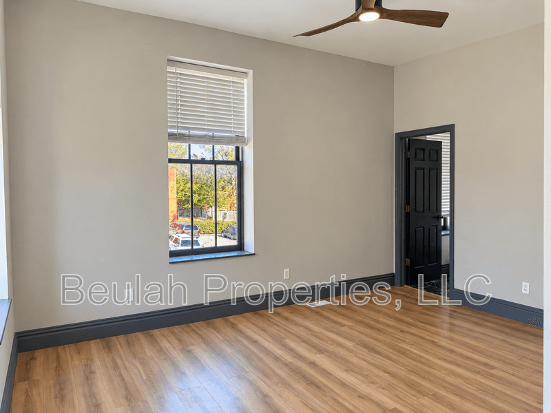 St. Louis House: 2012 S. 12th St - 1F