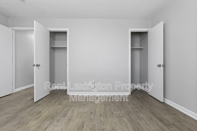 Richmond House: 1649 Foxhaven Drive #11