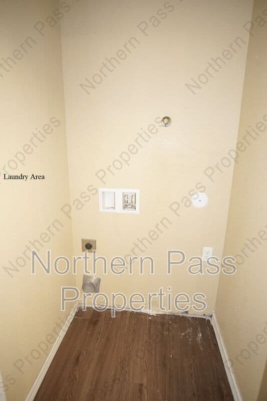 El Paso Condo: 8685 N Loop