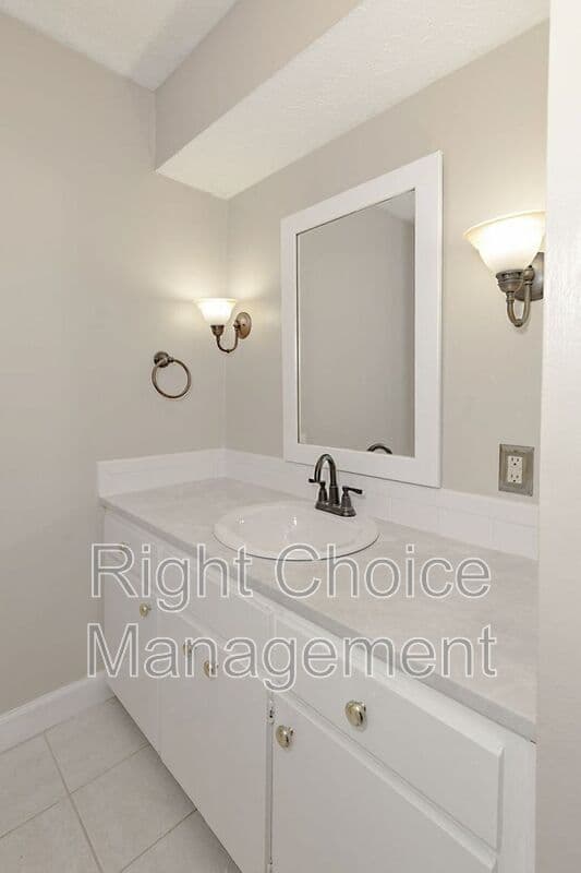 Columbus Condo: 6101 River Rd