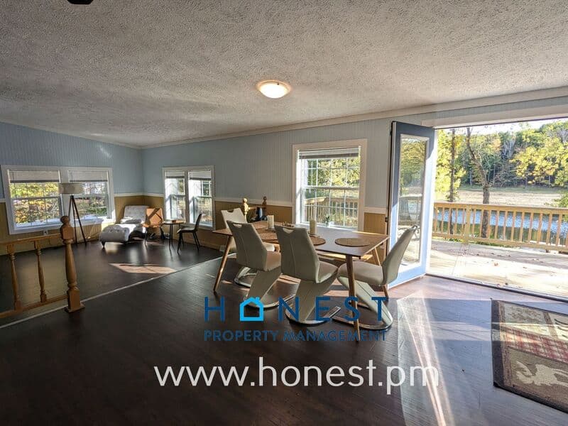 West Gardiner House: 107 Woodland Dr
