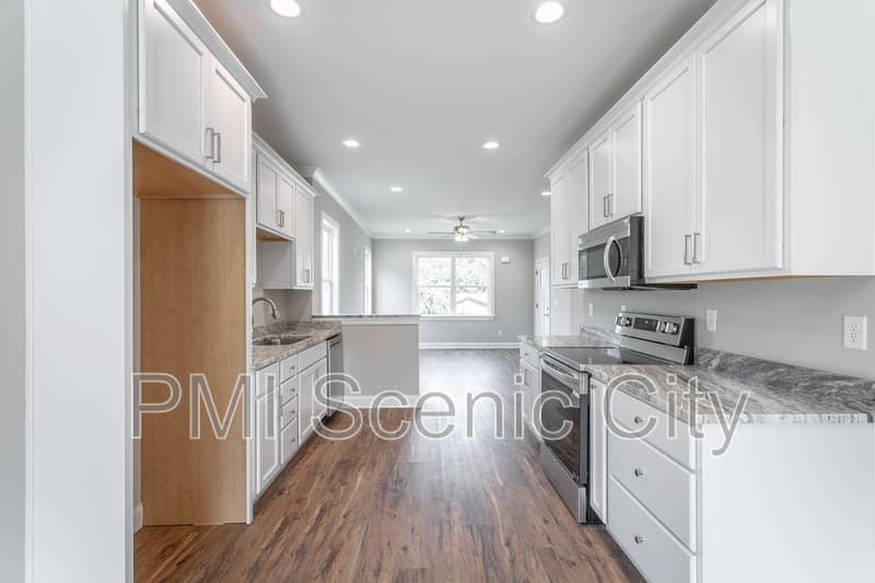 Cleveland House: 2631 Rogers Dr SE