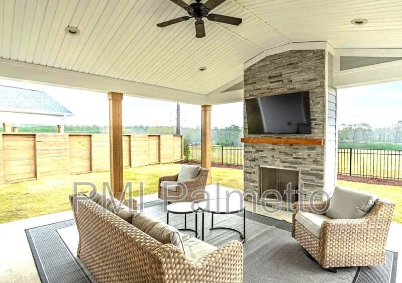 Lexington House: 2322 High Bluff Loop