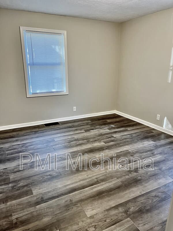 South Bend House: 606 S 27th St