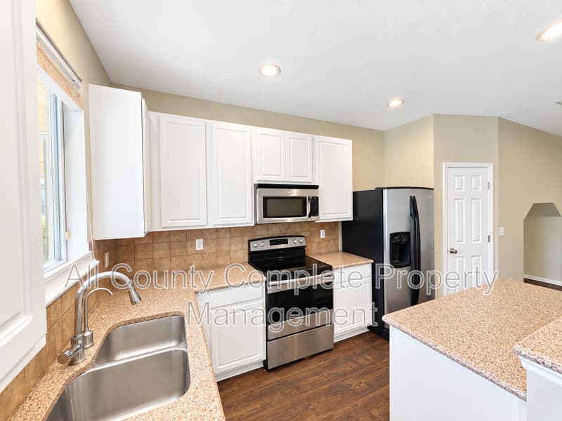 Jacksonville Townhome: 2311 Red Moon Dr.