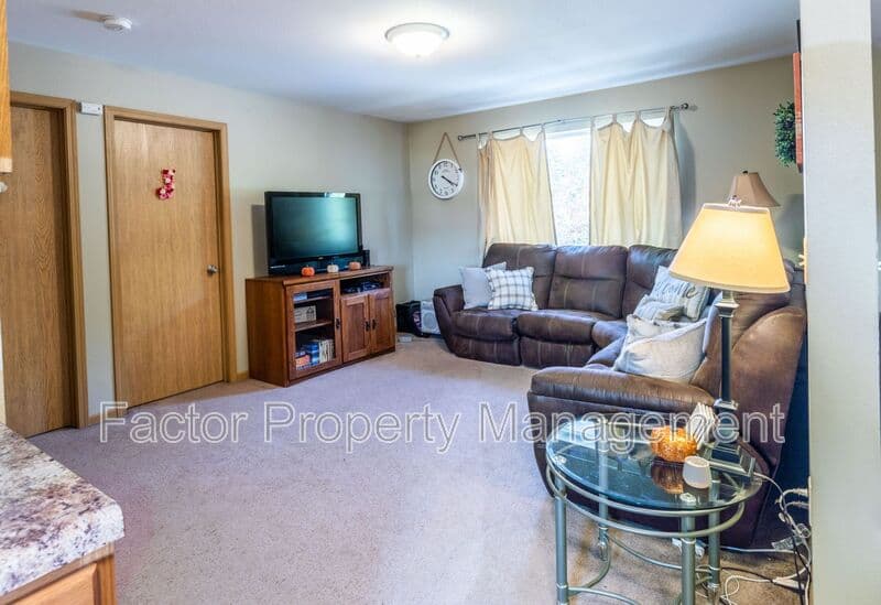 Mankato Condo: 1328 Warren St.