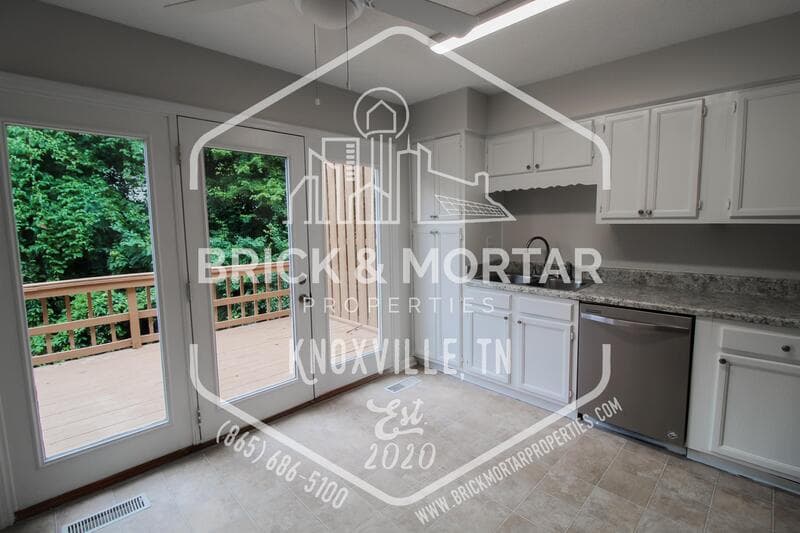Knoxville House: 4045 Heather Court Northwest