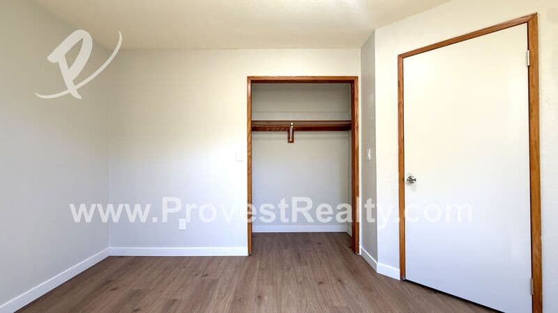 Victorville House: 13043 4th Ave